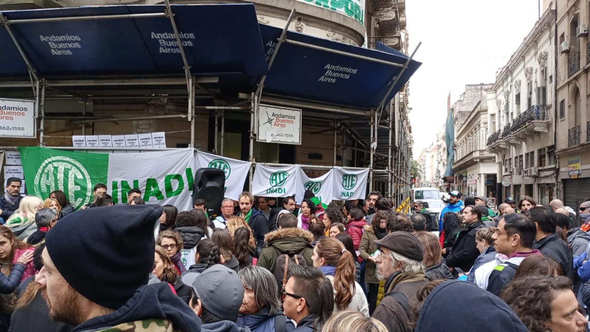 Desmantelamiento del Estado: El Gobierno despidió a 120 trabajadores del INADI